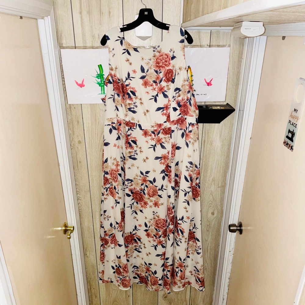 White Floral Dress 👗